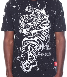 市场上装-T恤-时尚男装t恤