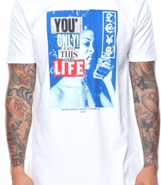 市场上装-T恤-时尚男装t恤