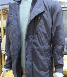 市场上装-大衣-（实拍）时尚商务大衣