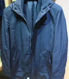 市场上装-大衣-（实拍）时尚商务大衣