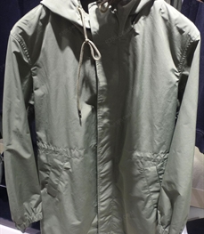 市场上装-大衣-（实拍）时尚商务大衣