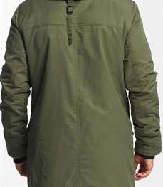 市场上装-中长外套-时尚男装中长外套