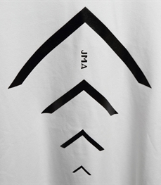 市场上装-T恤-时尚男装t恤