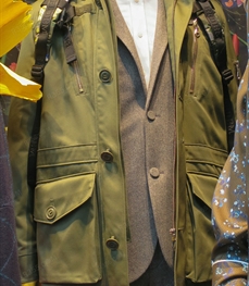 市场上装-大衣-（实拍）时尚商务大衣