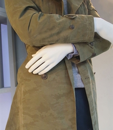 市场上装-大衣-（实拍）时尚商务大衣