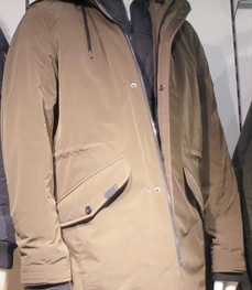 市场上装-大衣-（实拍）时尚商务大衣