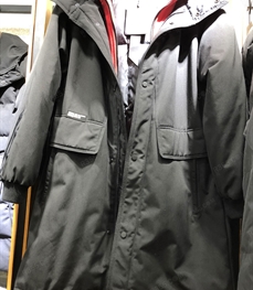 市场上装-中长外套-（实拍）时尚男装中长外套