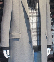 市场上装-大衣-（实拍）时尚商务大衣