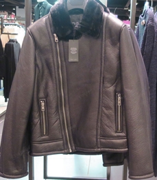 市场上装-皮衣-（实拍）时尚商务皮衣