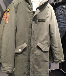 市场上装-中长外套-（实拍）休闲男装中长外套