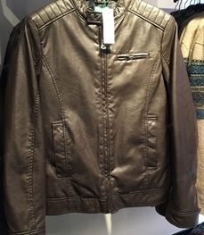 市场上装-皮衣-（实拍）时尚商务皮衣