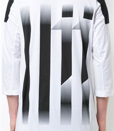 市场上装-T恤-休闲男装t恤