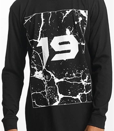 市场上装-T恤-时尚男装t恤