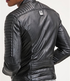 市场上装-皮衣-时尚男装皮衣