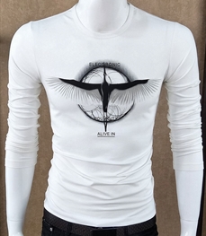 市场上装-T恤-时尚男装t恤