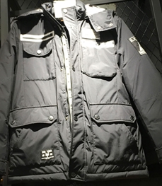 市场上装-大衣-（实拍）时尚商务大衣