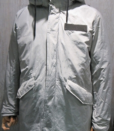 市场上装-大衣-（实拍）时尚商务大衣