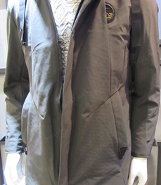 市场上装-大衣-（实拍）时尚商务大衣