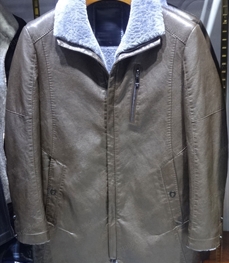 市场上装-皮衣-（实拍）时尚商务皮衣