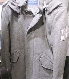 市场上装-大衣-（实拍）时尚商务大衣