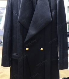 市场上装-大衣-（实拍）时尚商务大衣
