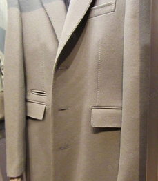 市场上装-大衣-（实拍）时尚商务大衣