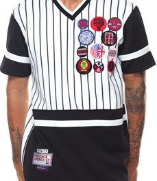 市场上装-T恤-时尚男装t恤