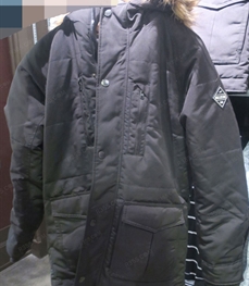 市场上装-大衣-（实拍）时尚商务大衣