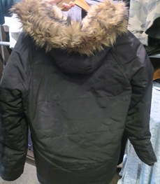 市场上装-大衣-（实拍）时尚商务大衣