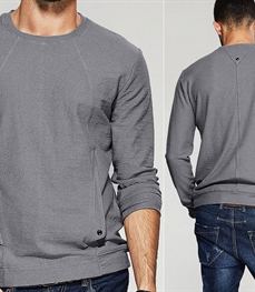 市场上装-T恤-时尚男装t恤