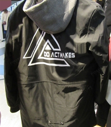 市场上装-大衣-（实拍）时尚商务大衣