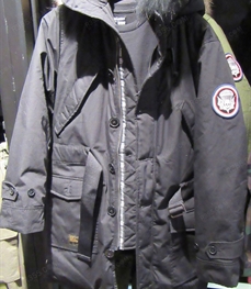 市场上装-中长外套-（实拍）休闲男装中长外套