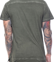 市场上装-T恤-时尚男装t恤