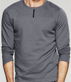 市场上装-T恤-时尚男装t恤