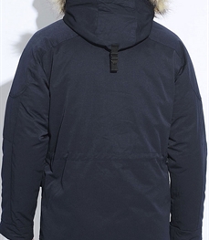 市场上装-大衣-时尚商务大衣