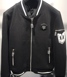 市场上装-夹克-时尚夹克