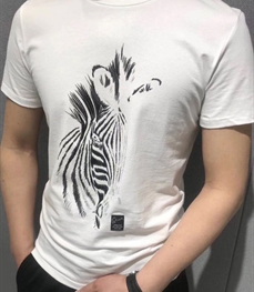 市场上装-T恤-时尚T恤