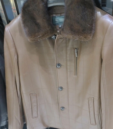 市场上装-尼克服-商务尼克服【实拍】