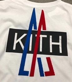 市场上装-T恤-休闲男装t恤