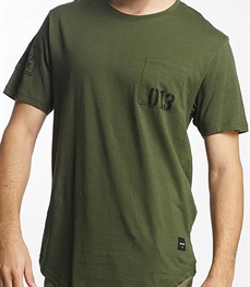 市场上装-T恤-靓仔男装T恤