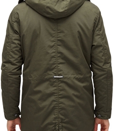 市场上装-大衣-时尚中长