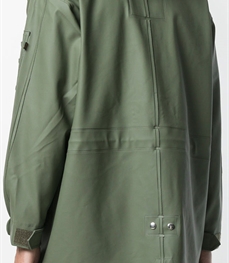 市场上装-大衣-时尚中长