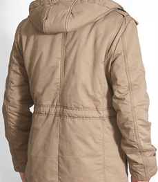 市场上装-大衣-时尚中长