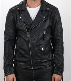 市场上装-皮衣-靓仔皮衣