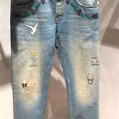 市场男裤-牛仔-时尚牛仔裤
