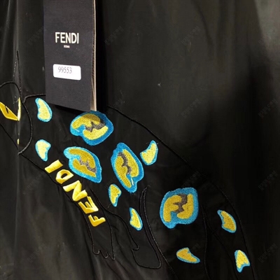 市场上装-夹克-时尚夹克