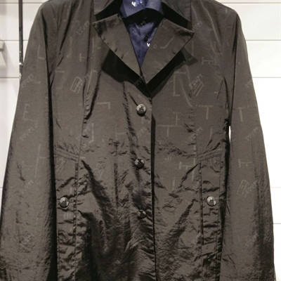 市场上装-大衣-商务风衣