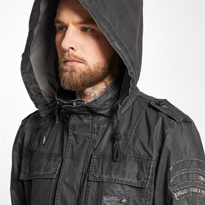 市场上装-夹克-休闲夹克