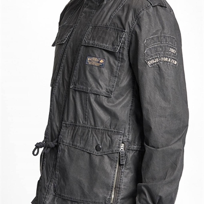 市场上装-夹克-休闲夹克