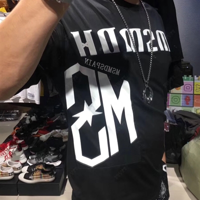 市场上装-T恤-靓仔T恤